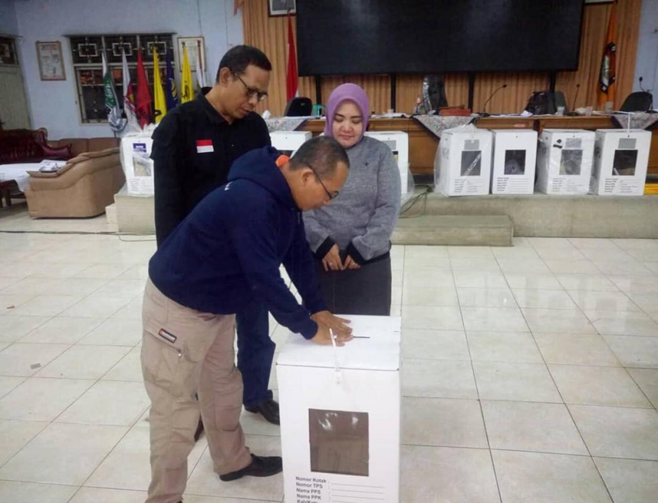 Bawaslu Kota Pekalongan Melakukan Pengawasan Hasil Rapat Pleno di Tingkat Kota