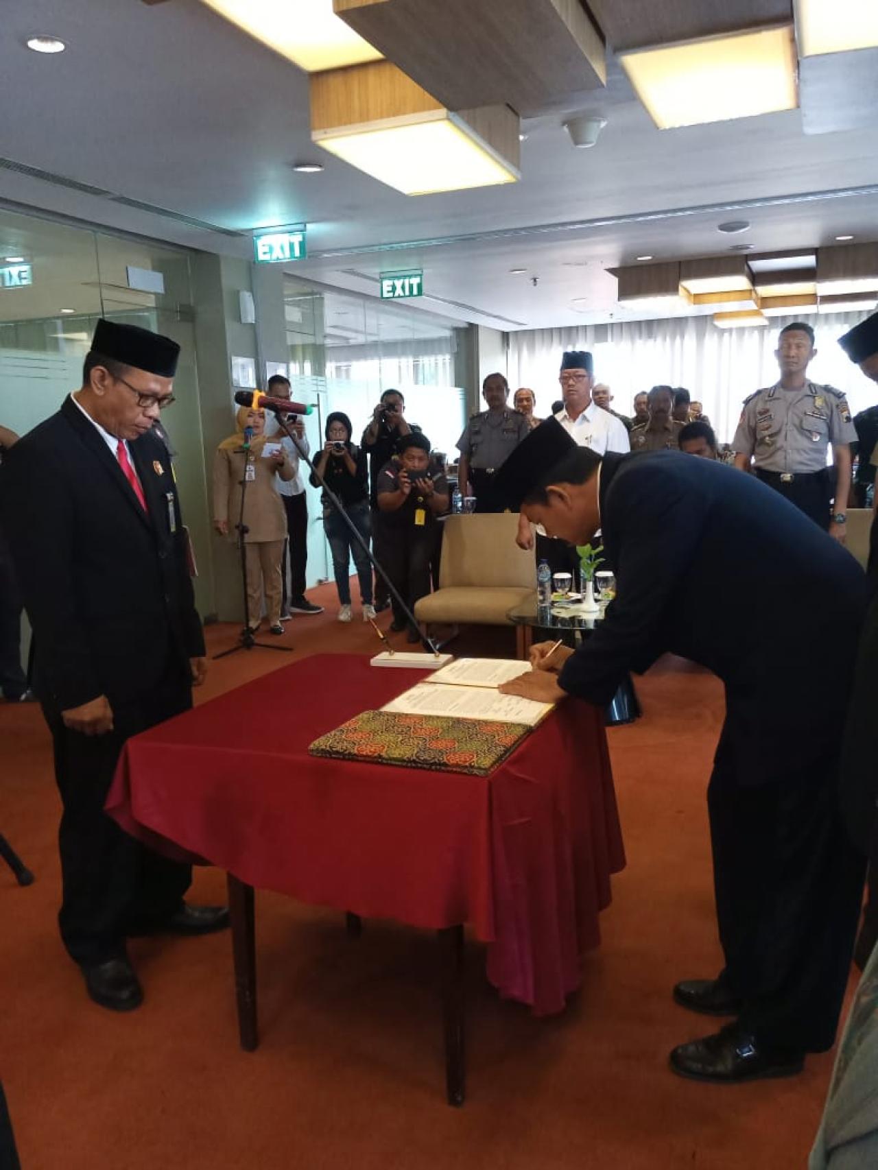 Menjelang Pilkada Tahun 2020 Bawaslu Kota Pekalongan Resmi Melantik 12 Anggota Panwascam