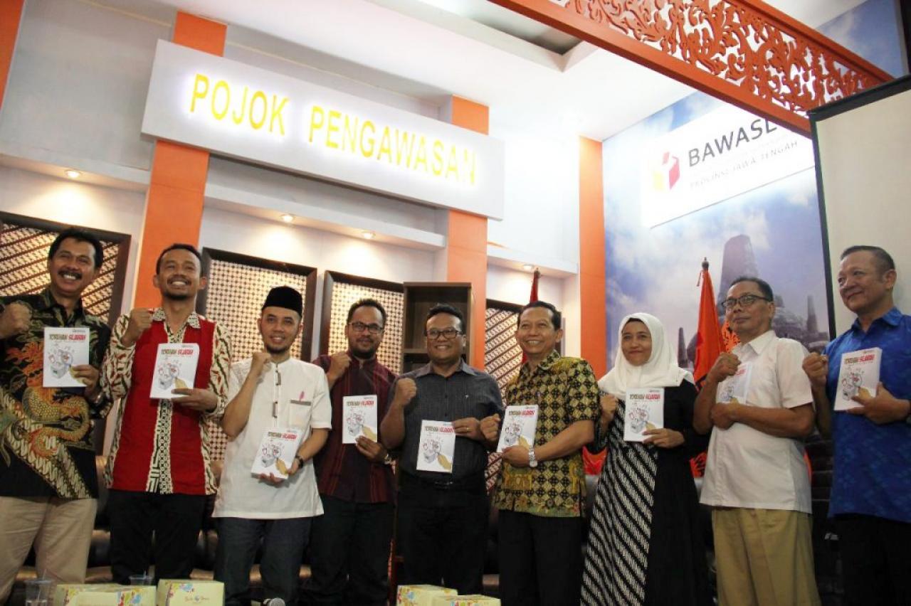 Bawaslu Jawa Tengah Luncurkan Buku Sejarah