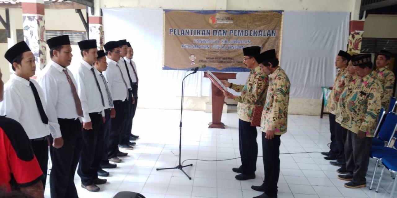 PANWASLU KELURAHAN DI KOTA PEKALONGAN RESMI DILANTIK