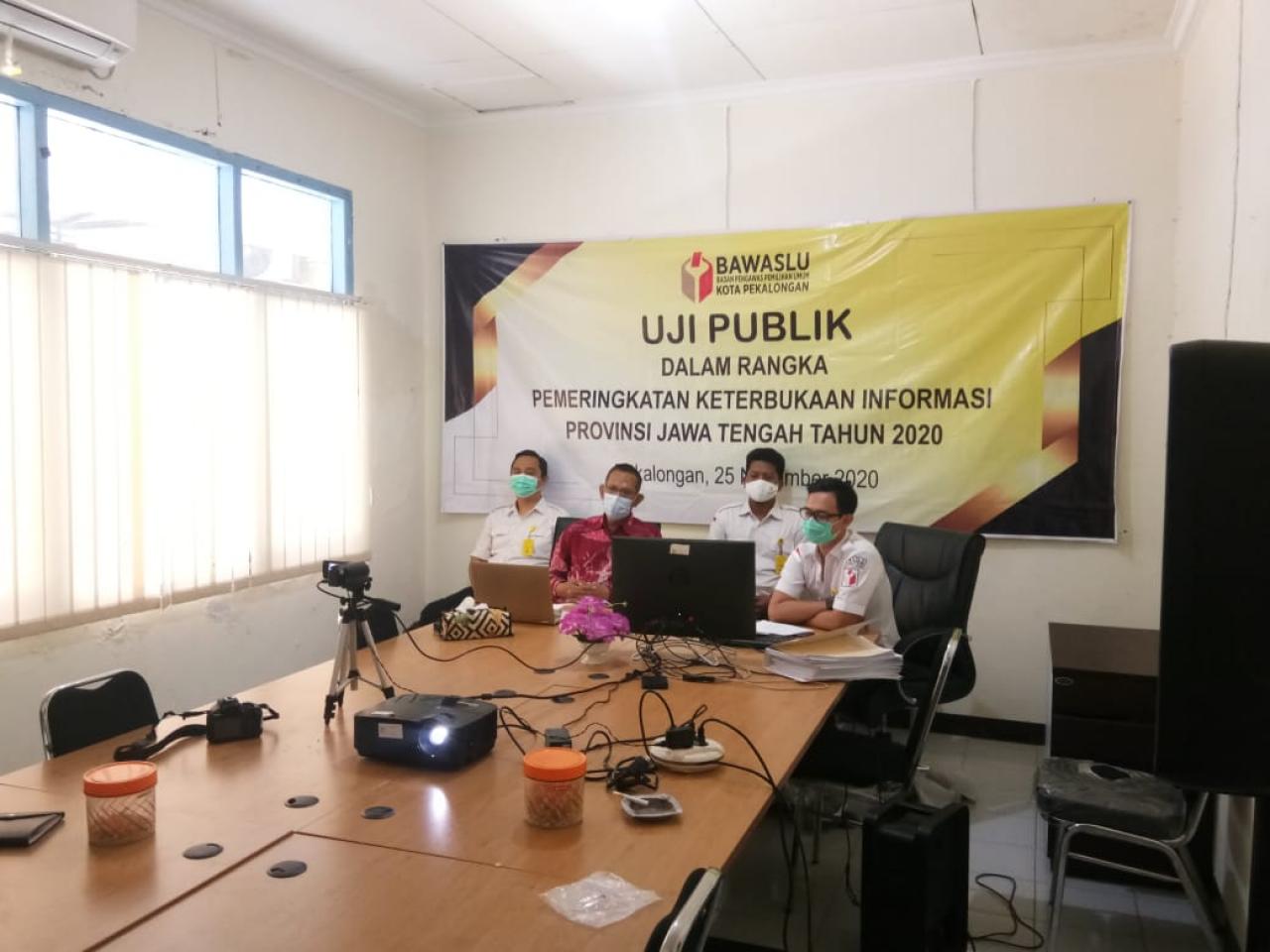 Badan Publik Wajib Terbuka! Bawaslu Kota Pekalongan Melaksanakan Uji Publik Keterbukaan Informasi
