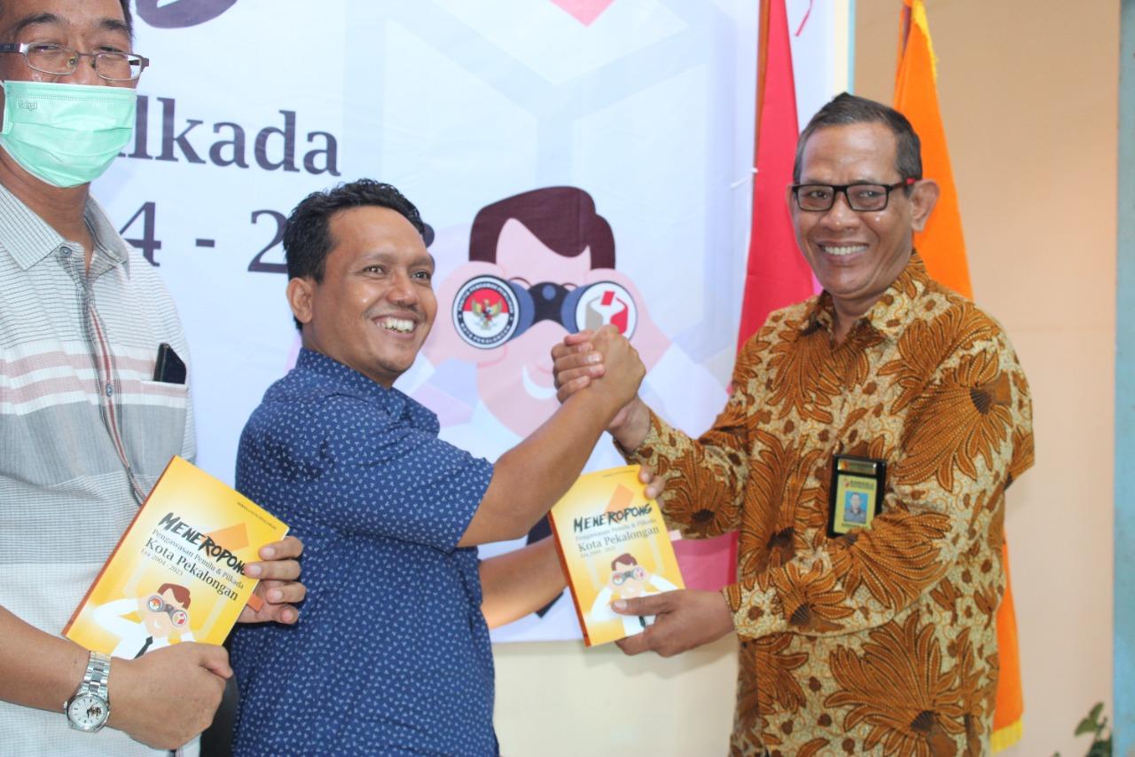 Mengabadikan Sejarah, Pengawasan Pemilu dan Pilkada di Kota Pekalongan Dibukukan.