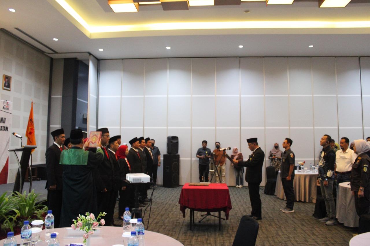 Bawaslu Kota Pekalongan Melantik 12 Panwalu Kecamatan