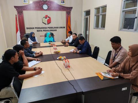 pertemuan Komisi II DPR RI dengan Pimpinan Bawaslu Kota Pekalongan beserta jajaran