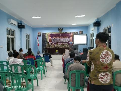 Ketua Bawaslu Kota Pekalongan Miftahuddin saat monitoring Rapat Pleno Terbuka Rekapitulasi Daftar Pemilih Hasil Pemutakhiran di Kecamatan Pekalongan Utara