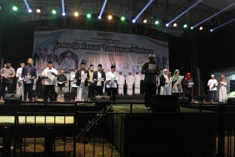 pembacaan deklarasi pilkada damai dipimpin oleh Kapolres Kota Pekalongan ditirukan oleh tamu undangan dan hadirin