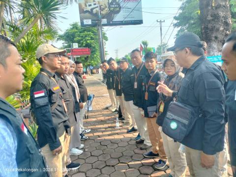Apel Bawaslu Kota Pekalongan beserta jajaran untuk persiapan pengawasan debat baik pengawasan di dalam hotel acara debat maupun depan area hotel