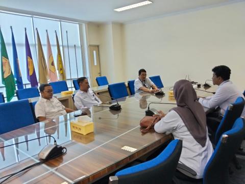 diskusi program Bawaslu Goes To Campus oleh Bawaslu Kota Pekalongan dan Wakil Rektor II Unikal di ruang rektorat gedung F Universitas Pekalongan