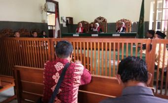 Bawaslu Kota Pekalongan Hadiri Sidang Perdana Kasus Dugaan Money Politik Caleg DPRD Partai Golkar di PN Kota Pekalongan 