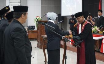 Resmi Dilantik dan Diambil Sumpah Para Anggota DPRD Kota Pekalongan Terlihat Sumpringah
