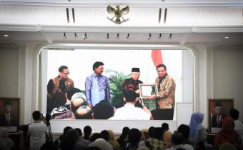 Bawaslu Kembali Raih Badan Publik Informatif