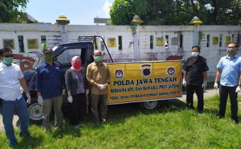 SINEGRITAS POLDA JAWA TENGAH , BAWASLU, DAN KPU DALAM BAKSOS PEDULI SOSIAL DAMPAK COVID-19