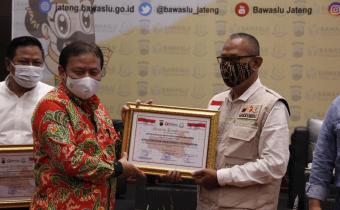 Bawaslu Kota Pekalongan Raih Penghargaan Sentra Gakkumdu