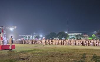 Ketua Bawaslu Kota Pekalongan bersama Pengawas TPS di kegiatan Apel Siaga Pengawasan Masa Tenang, Pemungutan dan Penghitungan Suara pada Pilkada Serentak Tahun 202