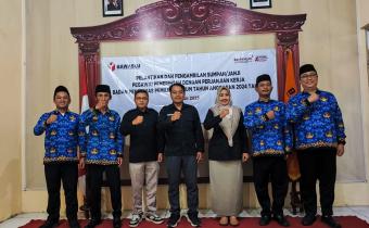 Ketua dan Anggota Bawaslu Kota Pekalongan bersama 4 PPPK terlantik